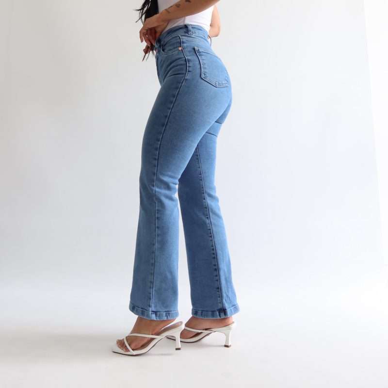 Mini bootcut jeans clasico azul claro. - Imagen 4