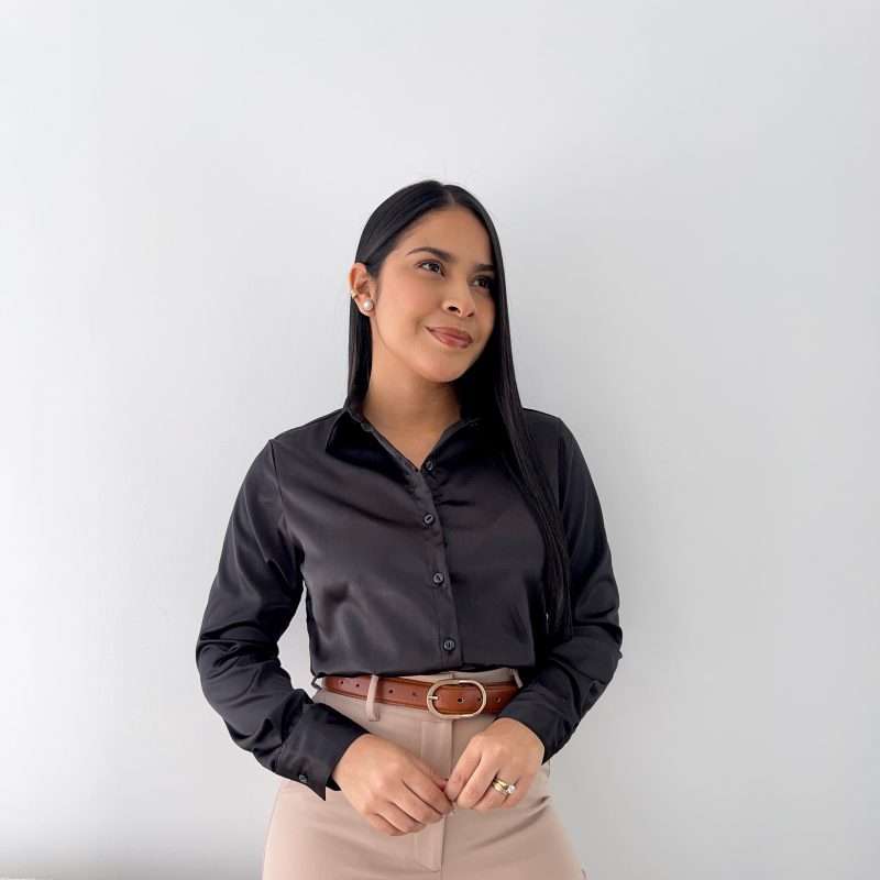 Camisa classic fit negra