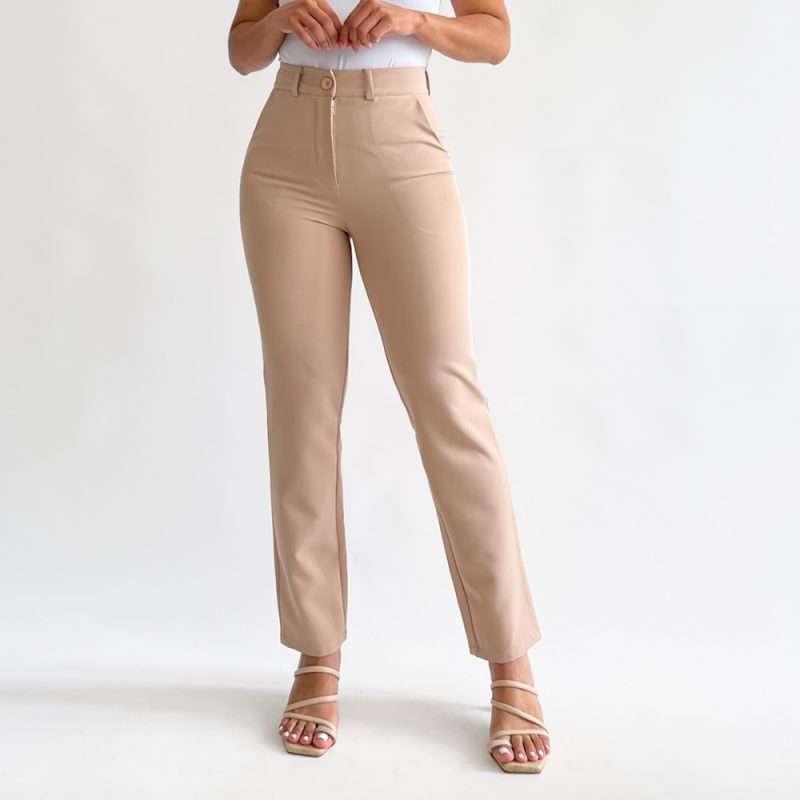 Pantalon Slim Fit Liviano Camel