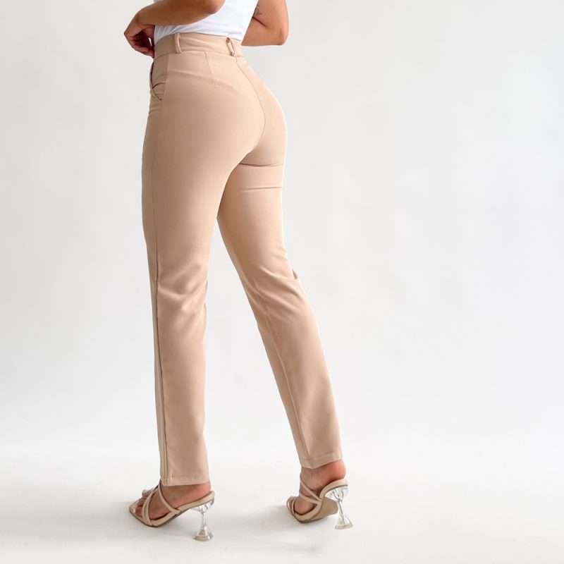 Pantalon Slim Fit Liviano Camel